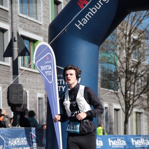 06.04.2025 - 44. Internationalen Wilhelmsburger Insellauf A. Gomolzig http://msf.ph/oto/7579623 06.04.2025 10:24:38 Ziel 4136, 4292 meine-sportfotos.de