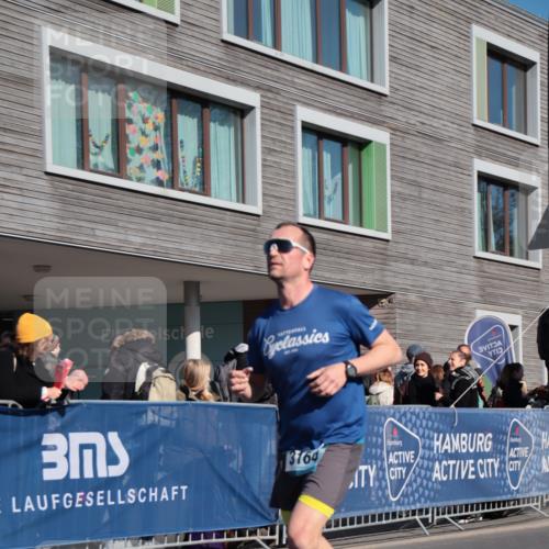 06.04.2025 - 44. Internationalen Wilhelmsburger Insellauf A. Gomolzig http://msf.ph/oto/7579660 06.04.2025 10:24:05 Ziel 3164, 4424 meine-sportfotos.de