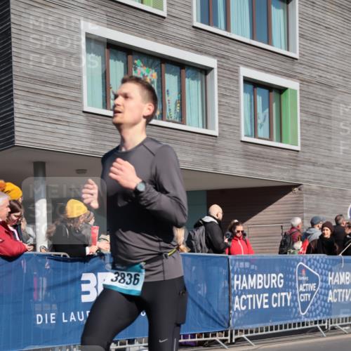 06.04.2025 - 44. Internationalen Wilhelmsburger Insellauf A. Gomolzig http://msf.ph/oto/7579676 06.04.2025 10:23:48 Ziel 3090, 3836, 4322 meine-sportfotos.de
