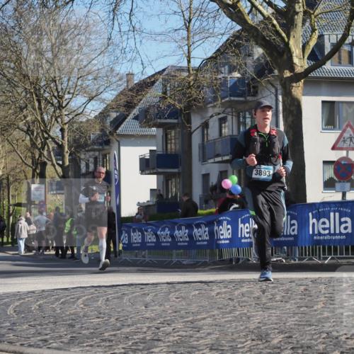 06.04.2025 - 44. Internationalen Wilhelmsburger Insellauf Luisa Fischer http://msf.ph/oto/7579717 06.04.2025 10:44:39 Ziel 097, 3893 meine-sportfotos.de