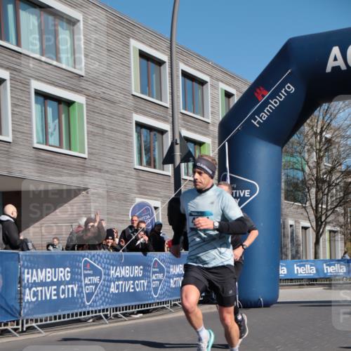 06.04.2025 - 44. Internationalen Wilhelmsburger Insellauf A. Gomolzig http://msf.ph/oto/7579753 06.04.2025 10:23:24 Ziel 3536, 3792, 4391 meine-sportfotos.de