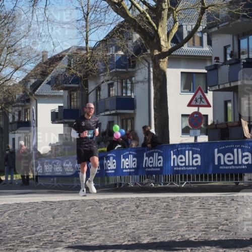 06.04.2025 - 44. Internationalen Wilhelmsburger Insellauf Luisa Fischer http://msf.ph/oto/7579772 06.04.2025 10:44:41 Ziel 097 meine-sportfotos.de