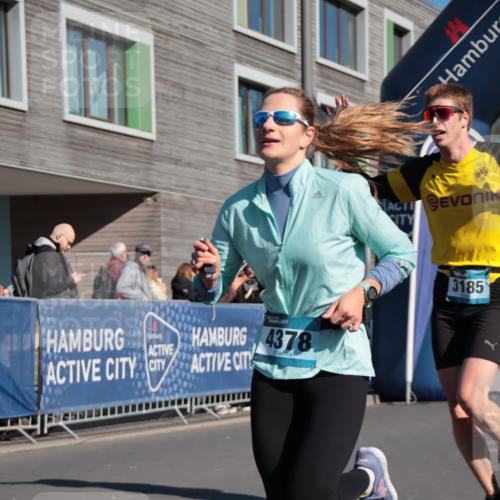 06.04.2025 - 44. Internationalen Wilhelmsburger Insellauf A. Gomolzig http://msf.ph/oto/7579878 06.04.2025 10:22:46 Ziel 3020, 3185, 3395, 4081, 4378 meine-sportfotos.de