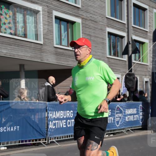 06.04.2025 - 44. Internationalen Wilhelmsburger Insellauf A. Gomolzig http://msf.ph/oto/7579910 06.04.2025 10:22:37 Ziel 3570, 4311 meine-sportfotos.de