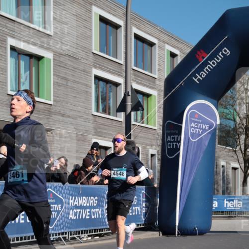 06.04.2025 - 44. Internationalen Wilhelmsburger Insellauf A. Gomolzig http://msf.ph/oto/7579994 06.04.2025 10:22:16 Ziel 3353, 3461, 3553, 4548, 4590 meine-sportfotos.de