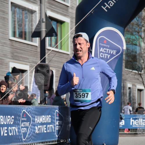 06.04.2025 - 44. Internationalen Wilhelmsburger Insellauf A. Gomolzig http://msf.ph/oto/7580083 06.04.2025 10:21:57 Ziel 3597, 4541, 5030 meine-sportfotos.de
