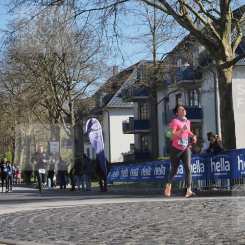 06.04.2025 - 44. Internationalen Wilhelmsburger Insellauf Luisa Fischer http://msf.ph/oto/7580150 06.04.2025 10:39:49 Ziel 438, 3544 meine-sportfotos.de