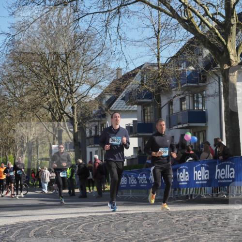 06.04.2025 - 44. Internationalen Wilhelmsburger Insellauf Luisa Fischer http://msf.ph/oto/7580152 06.04.2025 10:45:03 Ziel 3992, 991, 4340 meine-sportfotos.de