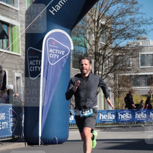 06.04.2025 - 44. Internationalen Wilhelmsburger Insellauf A. Gomolzig http://msf.ph/oto/7580176 06.04.2025 10:21:17 Ziel 3161, 4321 meine-sportfotos.de