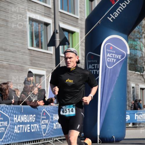 06.04.2025 - 44. Internationalen Wilhelmsburger Insellauf A. Gomolzig http://msf.ph/oto/7580218 06.04.2025 10:20:52 Ziel 4018, 4215, 4514 meine-sportfotos.de