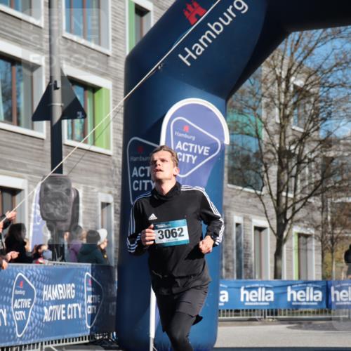 06.04.2025 - 44. Internationalen Wilhelmsburger Insellauf A. Gomolzig http://msf.ph/oto/7580282 06.04.2025 10:20:39 Ziel 3062, 3609, 3768, 3864 meine-sportfotos.de