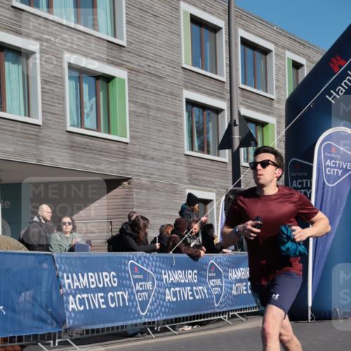 06.04.2025 - 44. Internationalen Wilhelmsburger Insellauf A. Gomolzig http://msf.ph/oto/7580328 06.04.2025 10:20:19 Ziel 3416, 4525, 4608, 5193 meine-sportfotos.de