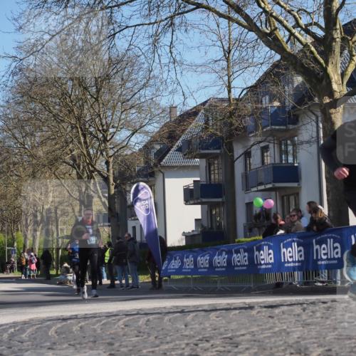 06.04.2025 - 44. Internationalen Wilhelmsburger Insellauf Luisa Fischer http://msf.ph/oto/7580349 06.04.2025 10:39:53 Ziel 517, 380 meine-sportfotos.de