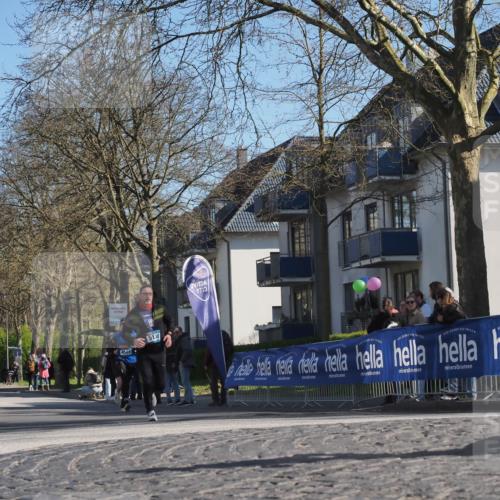 06.04.2025 - 44. Internationalen Wilhelmsburger Insellauf Luisa Fischer http://msf.ph/oto/7580390 06.04.2025 10:39:53 Ziel 4501, 5130 meine-sportfotos.de
