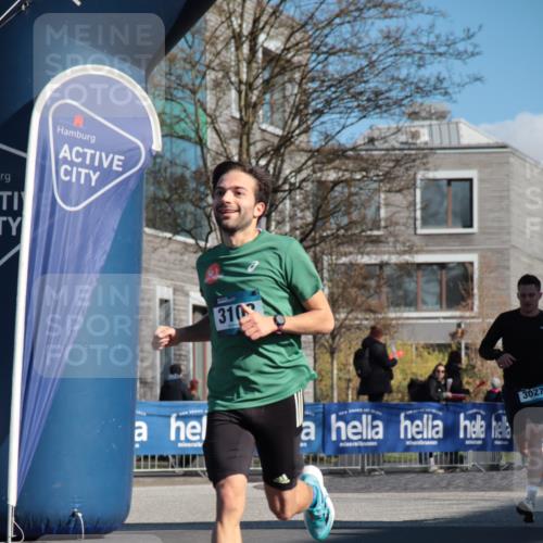06.04.2025 - 44. Internationalen Wilhelmsburger Insellauf A. Gomolzig http://msf.ph/oto/7580483 06.04.2025 10:19:05 Ziel 3027, 3103 meine-sportfotos.de