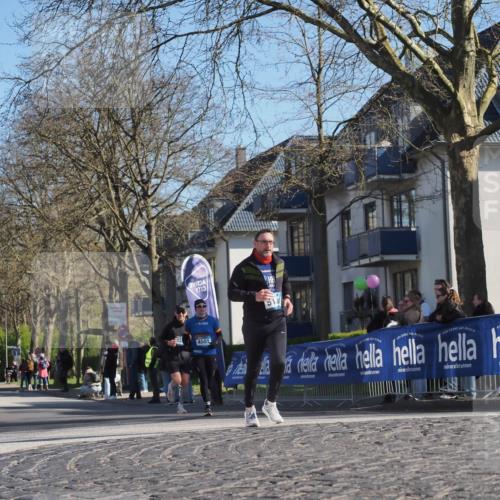 06.04.2025 - 44. Internationalen Wilhelmsburger Insellauf Luisa Fischer http://msf.ph/oto/7580501 06.04.2025 10:39:55 Ziel 4501 meine-sportfotos.de