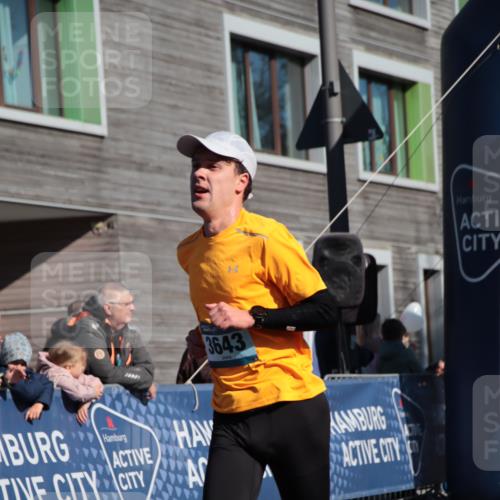 06.04.2025 - 44. Internationalen Wilhelmsburger Insellauf A. Gomolzig http://msf.ph/oto/7580540 06.04.2025 10:18:37 Ziel 3203, 3643 meine-sportfotos.de