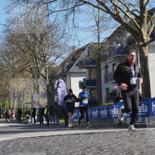 06.04.2025 - 44. Internationalen Wilhelmsburger Insellauf Luisa Fischer http://msf.ph/oto/7580564 06.04.2025 10:39:56 Ziel 4389, 4501, 513 meine-sportfotos.de