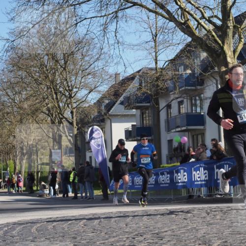 06.04.2025 - 44. Internationalen Wilhelmsburger Insellauf Luisa Fischer http://msf.ph/oto/7580583 06.04.2025 10:39:56 Ziel 4389, 4501, 5139 meine-sportfotos.de