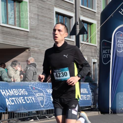 06.04.2025 - 44. Internationalen Wilhelmsburger Insellauf A. Gomolzig http://msf.ph/oto/7580662 06.04.2025 10:17:25 Ziel 3259, 4230 meine-sportfotos.de