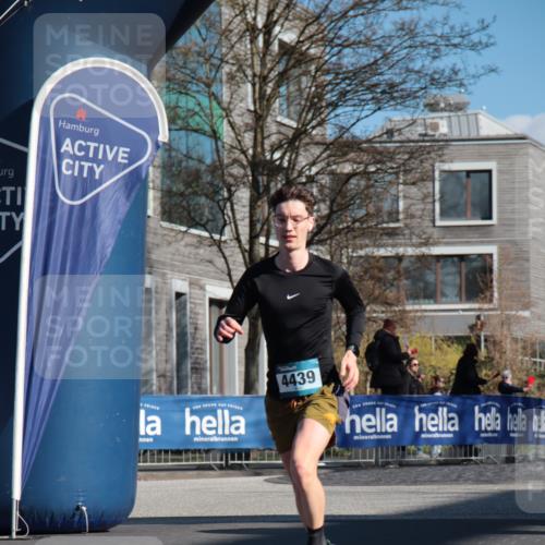 06.04.2025 - 44. Internationalen Wilhelmsburger Insellauf A. Gomolzig http://msf.ph/oto/7580740 06.04.2025 10:16:39 Ziel 4439 meine-sportfotos.de