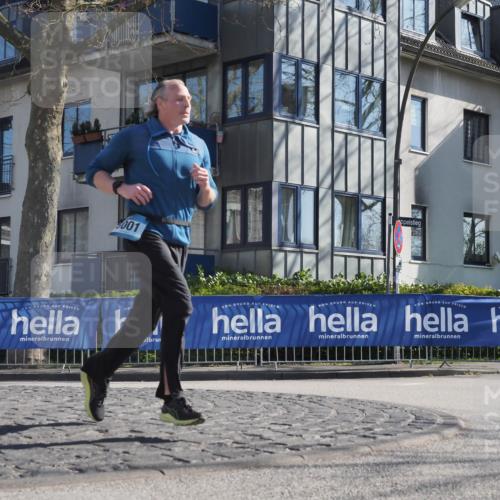 06.04.2025 - 44. Internationalen Wilhelmsburger Insellauf Luisa Fischer http://msf.ph/oto/7580744 06.04.2025 10:40:07 Ziel 001 meine-sportfotos.de