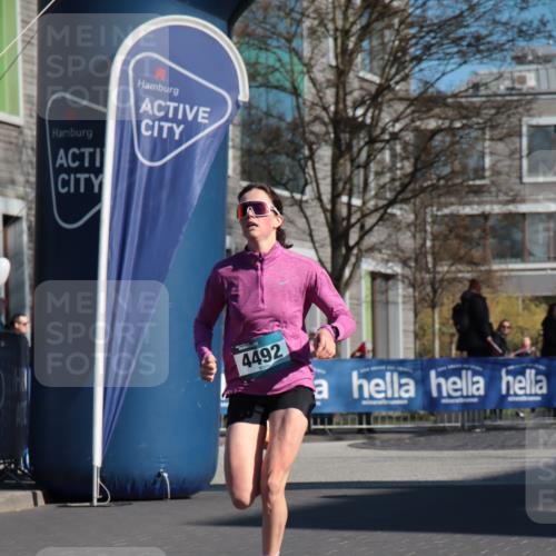 06.04.2025 - 44. Internationalen Wilhelmsburger Insellauf A. Gomolzig http://msf.ph/oto/7580803 06.04.2025 10:16:07 Ziel 4492 meine-sportfotos.de