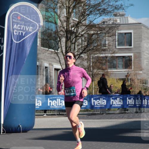06.04.2025 - 44. Internationalen Wilhelmsburger Insellauf A. Gomolzig http://msf.ph/oto/7580813 06.04.2025 10:16:07 Ziel 4492 meine-sportfotos.de