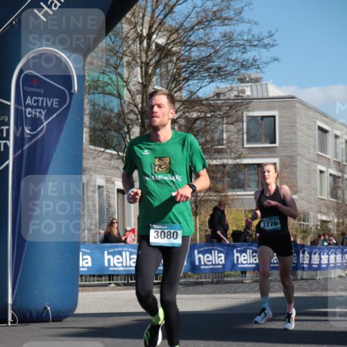06.04.2025 - 44. Internationalen Wilhelmsburger Insellauf A. Gomolzig http://msf.ph/oto/7580872 06.04.2025 10:15:22 Ziel 3080, 3475, 3776 meine-sportfotos.de