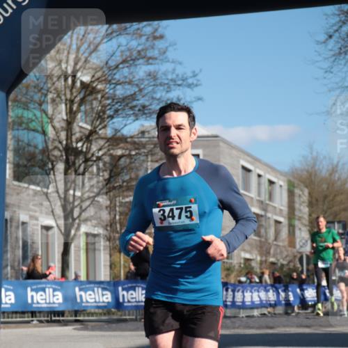 06.04.2025 - 44. Internationalen Wilhelmsburger Insellauf A. Gomolzig http://msf.ph/oto/7580882 06.04.2025 10:15:18 Ziel 3080, 3475, 3776 meine-sportfotos.de