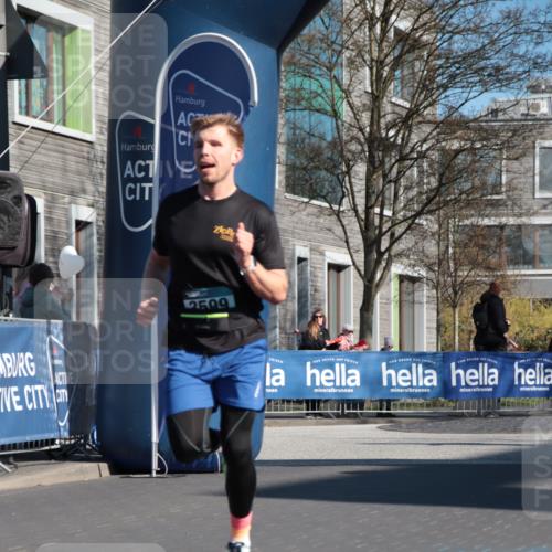 06.04.2025 - 44. Internationalen Wilhelmsburger Insellauf A. Gomolzig http://msf.ph/oto/7580958 06.04.2025 10:14:52 Ziel 3399, 3524, 3566, 3599 meine-sportfotos.de