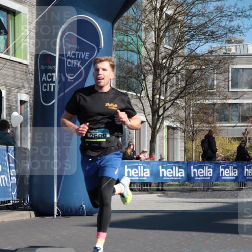 06.04.2025 - 44. Internationalen Wilhelmsburger Insellauf A. Gomolzig http://msf.ph/oto/7580963 06.04.2025 10:14:52 Ziel 3399, 3524, 3566, 3599 meine-sportfotos.de