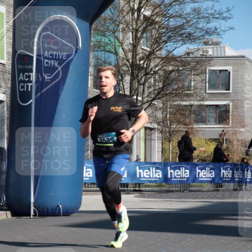 06.04.2025 - 44. Internationalen Wilhelmsburger Insellauf A. Gomolzig http://msf.ph/oto/7580971 06.04.2025 10:14:52 Ziel 3399, 3524, 3566, 3599 meine-sportfotos.de
