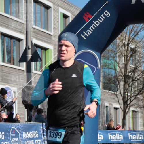 06.04.2025 - 44. Internationalen Wilhelmsburger Insellauf A. Gomolzig http://msf.ph/oto/7580972 06.04.2025 10:14:48 Ziel 3399, 3524, 3599 meine-sportfotos.de