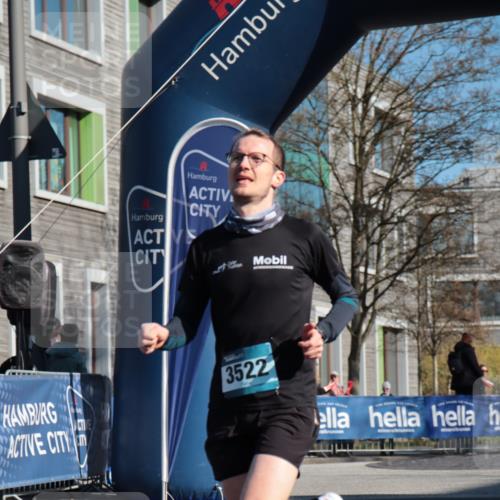 06.04.2025 - 44. Internationalen Wilhelmsburger Insellauf A. Gomolzig http://msf.ph/oto/7580999 06.04.2025 10:14:37 Ziel 3522 meine-sportfotos.de