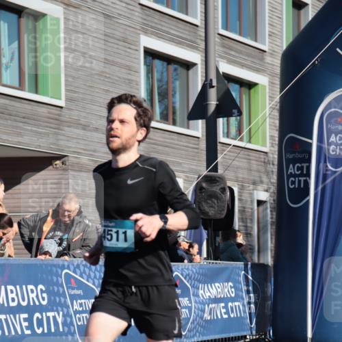 06.04.2025 - 44. Internationalen Wilhelmsburger Insellauf A. Gomolzig http://msf.ph/oto/7581048 06.04.2025 10:14:19 Ziel 3961, 4511 meine-sportfotos.de