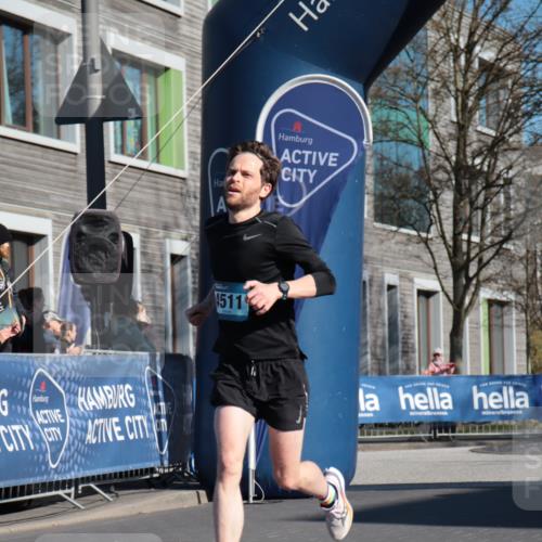 06.04.2025 - 44. Internationalen Wilhelmsburger Insellauf A. Gomolzig http://msf.ph/oto/7581069 06.04.2025 10:14:19 Ziel 3961, 4511 meine-sportfotos.de