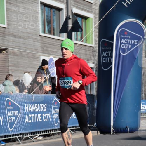 06.04.2025 - 44. Internationalen Wilhelmsburger Insellauf A. Gomolzig http://msf.ph/oto/7581122 06.04.2025 10:13:52 Ziel 3184, 3189, 4052, 4618 meine-sportfotos.de