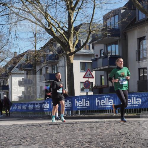06.04.2025 - 44. Internationalen Wilhelmsburger Insellauf Luisa Fischer http://msf.ph/oto/7581203 06.04.2025 10:40:22 Ziel 3652, 3574, 4445 meine-sportfotos.de