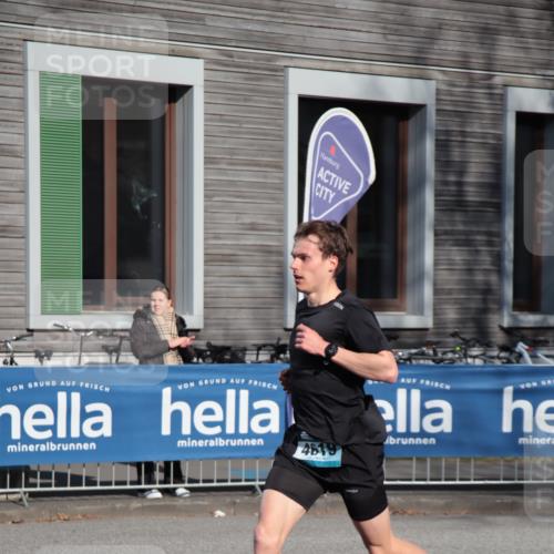 06.04.2025 - 44. Internationalen Wilhelmsburger Insellauf A. Gomolzig http://msf.ph/oto/7581454 06.04.2025 10:08:22 Ziel 4619 meine-sportfotos.de