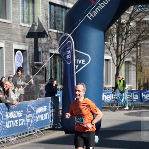 06.04.2025 - 44. Internationalen Wilhelmsburger Insellauf A. Gomolzig http://msf.ph/oto/7581495 06.04.2025 10:05:28 Ziel 4020 meine-sportfotos.de