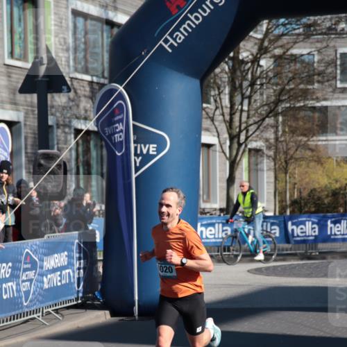 06.04.2025 - 44. Internationalen Wilhelmsburger Insellauf A. Gomolzig http://msf.ph/oto/7581499 06.04.2025 10:05:28 Ziel 4020 meine-sportfotos.de