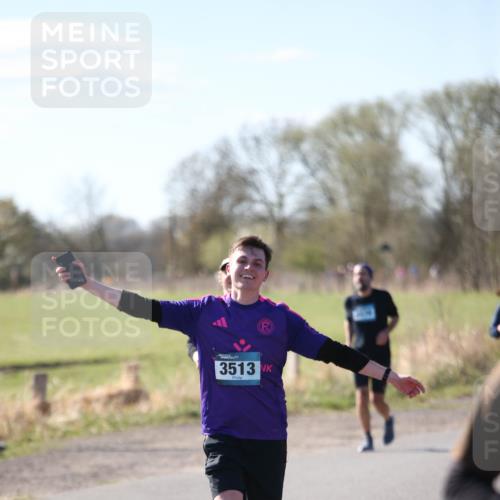 06.04.2025 - 44. Internationalen Wilhelmsburger Insellauf Jannik Wohlers http://msf.ph/oto/7596225 06.04.2025 10:34:50 Laufen 3513 meine-sportfotos.de