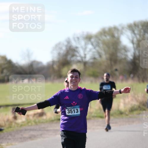 06.04.2025 - 44. Internationalen Wilhelmsburger Insellauf Jannik Wohlers http://msf.ph/oto/7596234 06.04.2025 10:34:50 Laufen 3513 meine-sportfotos.de