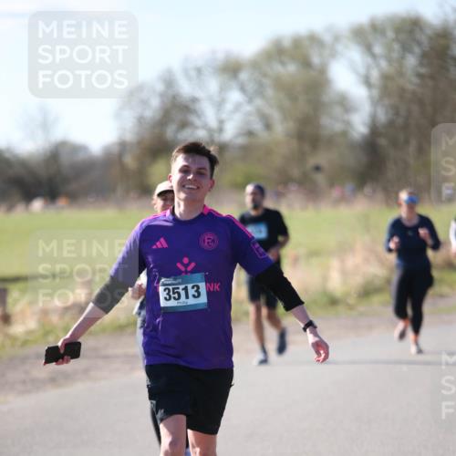 06.04.2025 - 44. Internationalen Wilhelmsburger Insellauf Jannik Wohlers http://msf.ph/oto/7596251 06.04.2025 10:34:50 Laufen 3513 meine-sportfotos.de