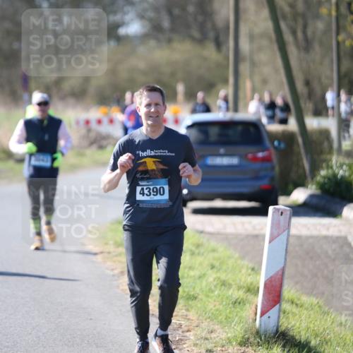 06.04.2025 - 44. Internationalen Wilhelmsburger Insellauf Jannik Wohlers http://msf.ph/oto/7596319 06.04.2025 10:34:57 Laufen 4390 meine-sportfotos.de
