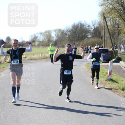 06.04.2025 - 44. Internationalen Wilhelmsburger Insellauf Jannik Wohlers http://msf.ph/oto/7596360 06.04.2025 10:35:02 Laufen 3318, 3352, 3043 meine-sportfotos.de