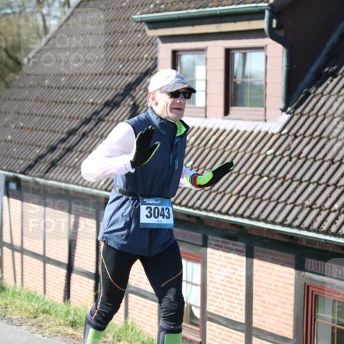 06.04.2025 - 44. Internationalen Wilhelmsburger Insellauf Jannik Wohlers http://msf.ph/oto/7596413 06.04.2025 10:35:06 Laufen 3043 meine-sportfotos.de