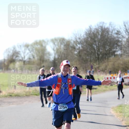 06.04.2025 - 44. Internationalen Wilhelmsburger Insellauf Jannik Wohlers http://msf.ph/oto/7596467 06.04.2025 10:35:13 Laufen 3754 meine-sportfotos.de
