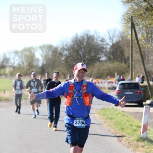 06.04.2025 - 44. Internationalen Wilhelmsburger Insellauf Jannik Wohlers http://msf.ph/oto/7596487 06.04.2025 10:35:14 Laufen 3754 meine-sportfotos.de